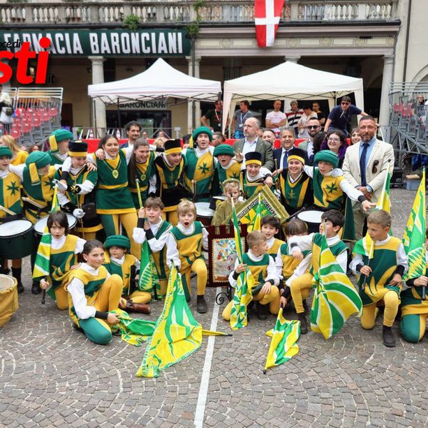 San Lazzaro &quot;cannibale&quot;: sua anche la Sbandierata del Santo [GALLERIA FOTGRAFICA]
