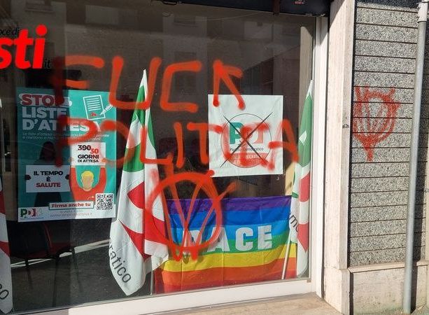Dopo gli atti vandalici, anche un attacco social al Partito Democratico di Asti