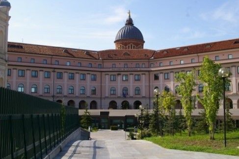 Condanna a 8 anni di reclusione per il nomade 19enne che violentò una 91enne