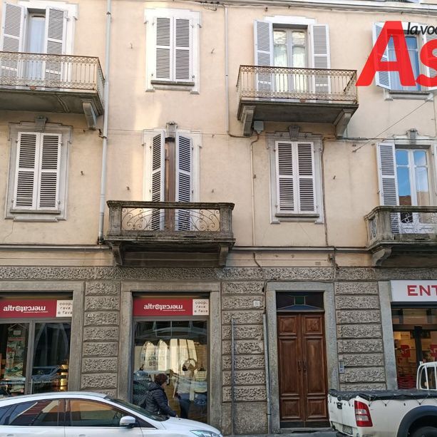 Asti: tragedia di via Cavour. Trovato il biglietto di addio
