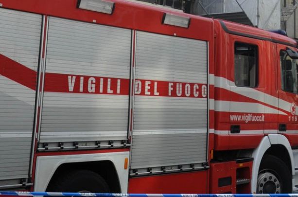 Incendio a Cellarengo, una donna sarebbe intrappolata in casa [IN AGGIORNAMENTO]