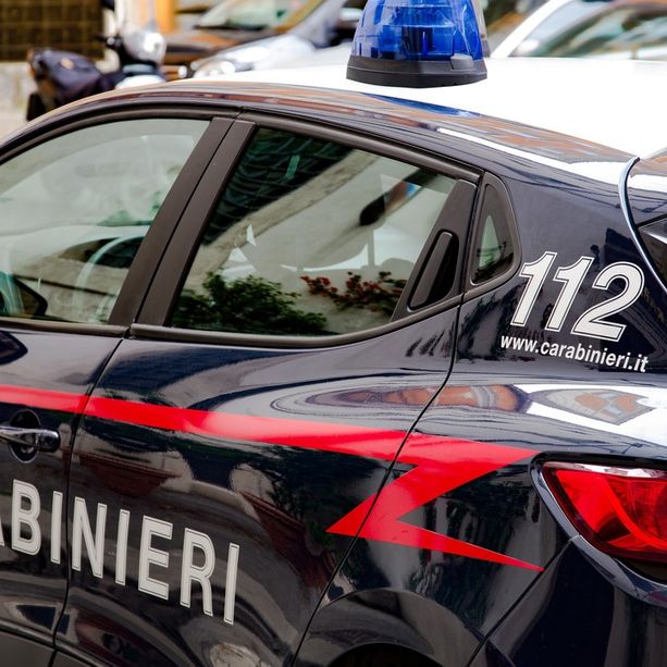 Castiglione Chiavarese, spara al vicino di casa: gravissimo un uomo