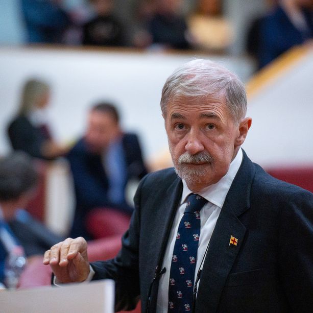 Nove assessori, quattro sottosegretari, sei commissari, due neo-consulenti: Bucci tira dritto e sogna un dream team alla guida della Liguria