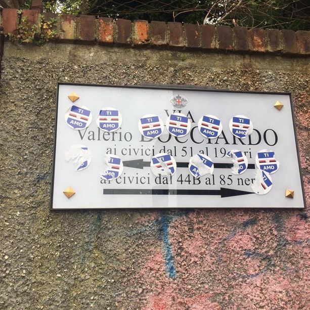 Apparizione, rovinate e rese illeggibili le nuove targhe