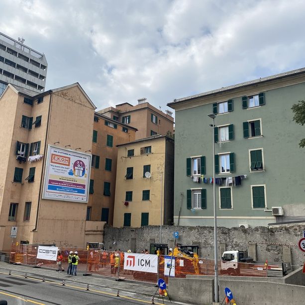 Boom di cantieri a Sampierdarena, l'idea del Comune: &quot;Invitiamo le grandi aziende a utilizzare lo smart working per limitare i disagi&quot; (foto e video)