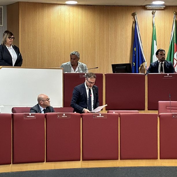 Arresto di Toti, la resa dei conti in Consiglio Regionale: “Questa legislatura è finita, è crollato un sistema di potere”