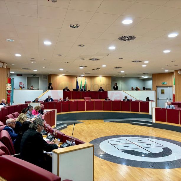 Mozione di sfiducia a Toti, in consiglio regionale le sue parole in una lettera: “Odiate i progetti in quanto unità di misura della vostra incapacità”