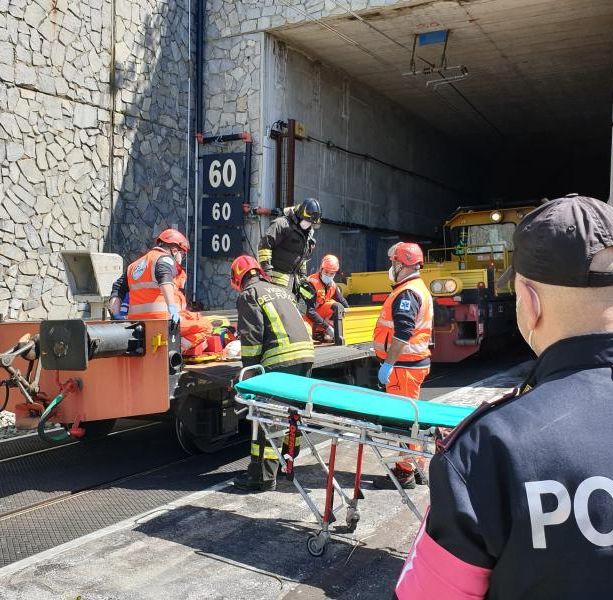 A Voltri esercitazione d’emergenza in galleria, verificate le procedure di sicurezza (FOTO)