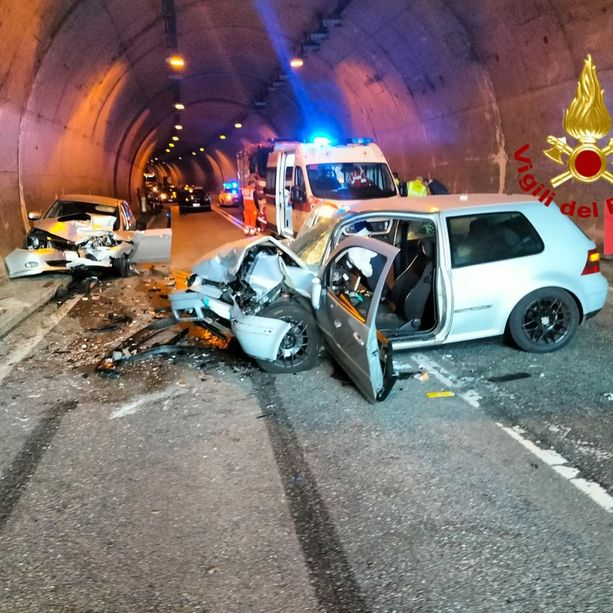 Torriglia, incidente frontale tra due auto: sono sette i feriti di cui tre bambini