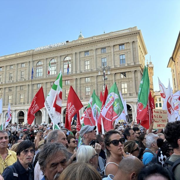 Ci sono cascati di nuovo: sulla strada per le amministrative di Genova il déjà-vu di un centrosinistra che non sa gestire i favori del pronostico