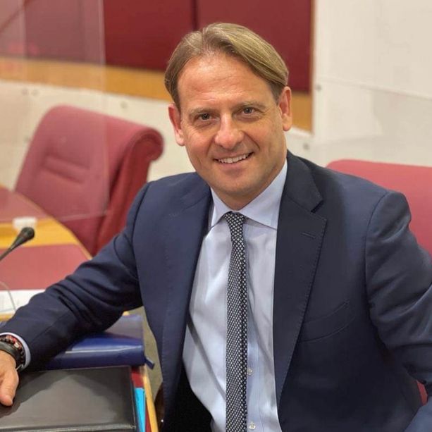 Dall’arancione all’azzurro il risultato non cambia, intervista all’assessore regionale Marco Scajola: “Sono un ‘politico operaio’ e il 2025 sarà un anno di cantieri”