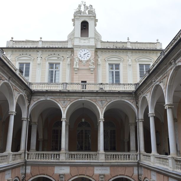 Genova, la Lega chiede di installare cartelli che indicano la presenza di ciclisti in strade e gallerie