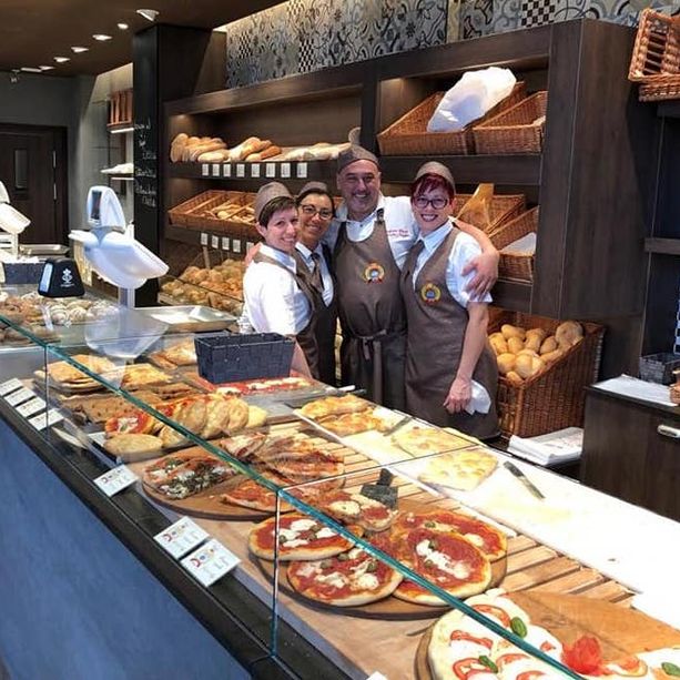 La focaccia vien di notte - Rocco, il fornaio di Pra’ dal cuore gentile (e un grande amore per il finger food)