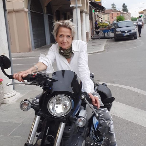Tragedia in val di Vara: turista trovata morta in hotel, fermato il marito