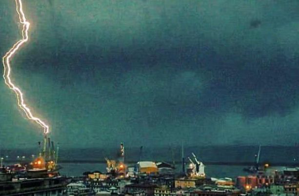 Maltempo in Liguria: scatta l'allerta arancione su genovese, in arrivo forti perturbazioni