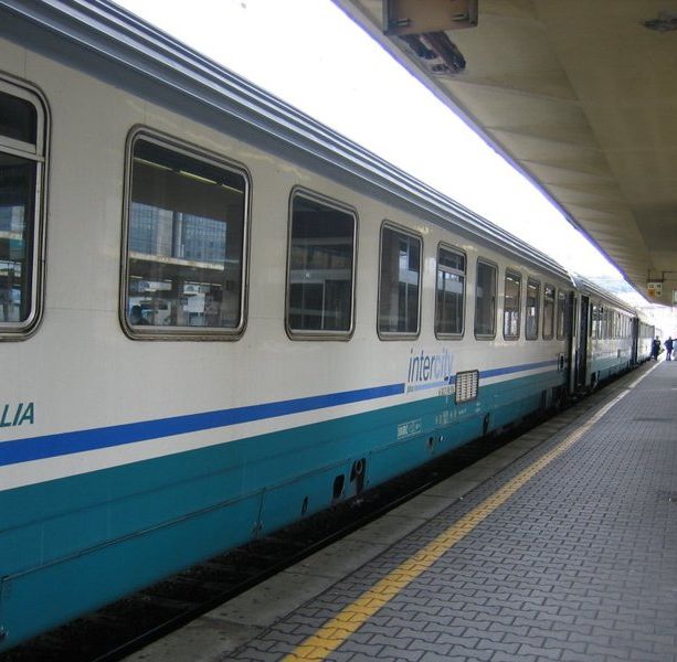 Tragedia alla stazione di Camogli, 48enne muore travolto da un treno