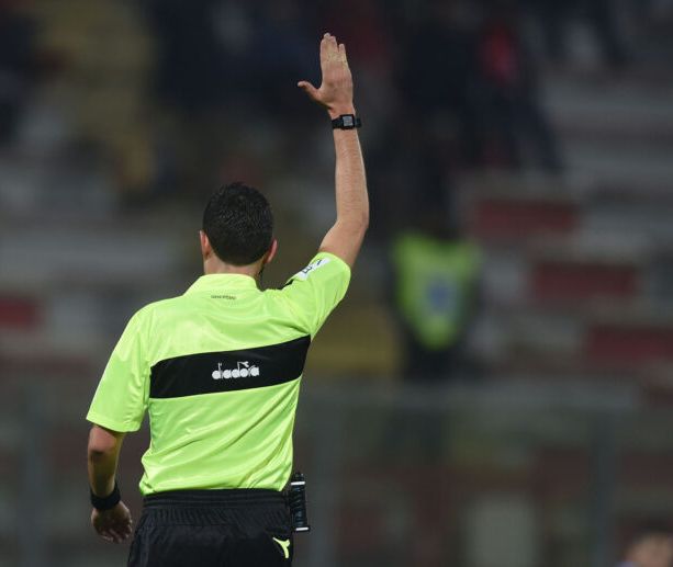 Parla l’arbitro picchiato in campo: “Lascio l’arbitraggio ma l’amore per il calcio rimane”