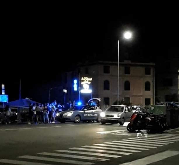 Mala movida ai giardini di Quinto, risse, urla e schiamazzi di migliaia di giovani, un ragazzino in coma etilico