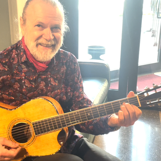 Torna l’Acoustic Night, Beppe Gambetta: “Sono incontri che fanno nascere scintille per il futuro” (video)