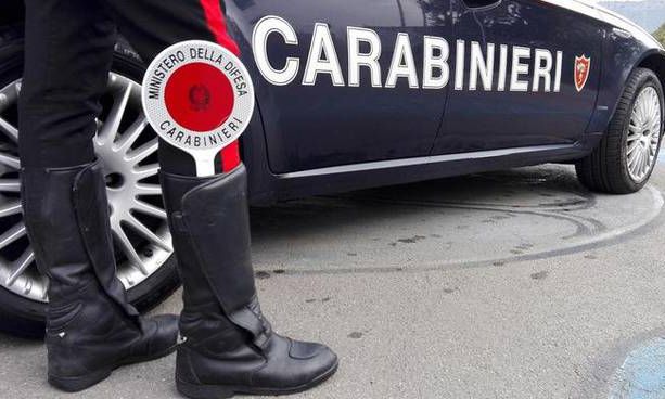 Risse con coltelli in centro storico: quattro feriti all'ospedale in codice rosso