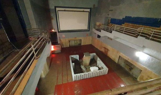 Ex cinema Chiabrera, scontro di perizie sulll'immobile, nel 2018 era in cattive condizioni, nel 2022 lo stato di conservazione è mediocre