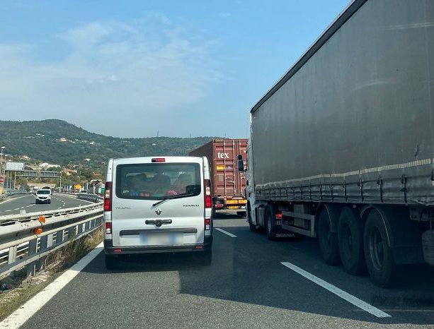 Autostrade, ancora code nella domenica del rientro, otto chilometri in A10