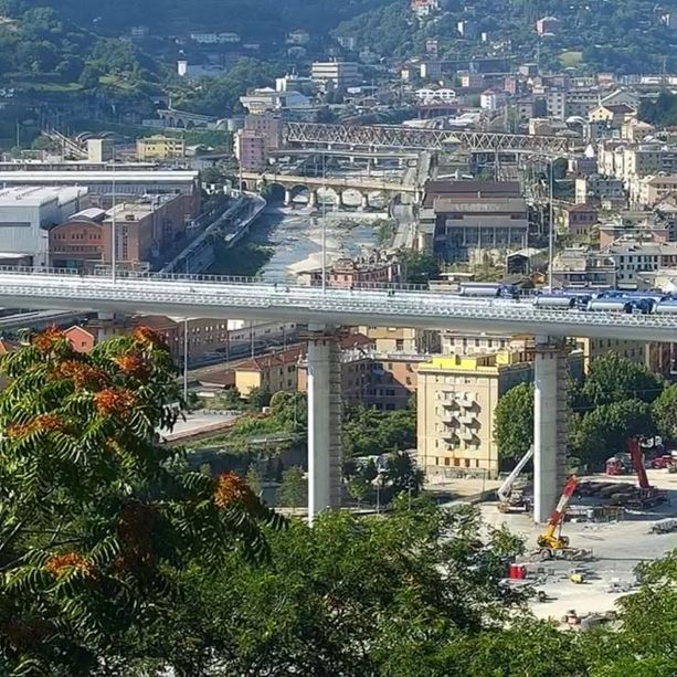 Ponte Genova, al via il collaudo: testato da 56 tir. Sempre più vicina la fine dei lavori (VIDEO)