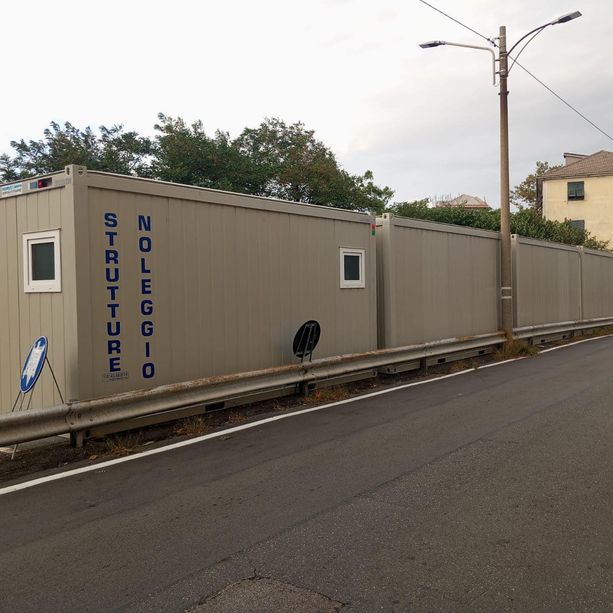 Migranti: è scontro tra comuni e municipi, Bucci sui container: &quot;Sono appartamentini, ci vive chi lavora nei cantieri&quot;