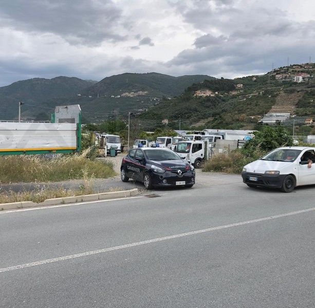 Carabinieri e Finanza controllano le aziende che hanno lavorato al ponte 'Morandi': tutto in regola [FOTO]