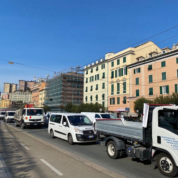 Edili, il presidente Toti: &quot;Siamo pronti ad aprire un tavolo di lavoro per valutare misure regionali&quot;
