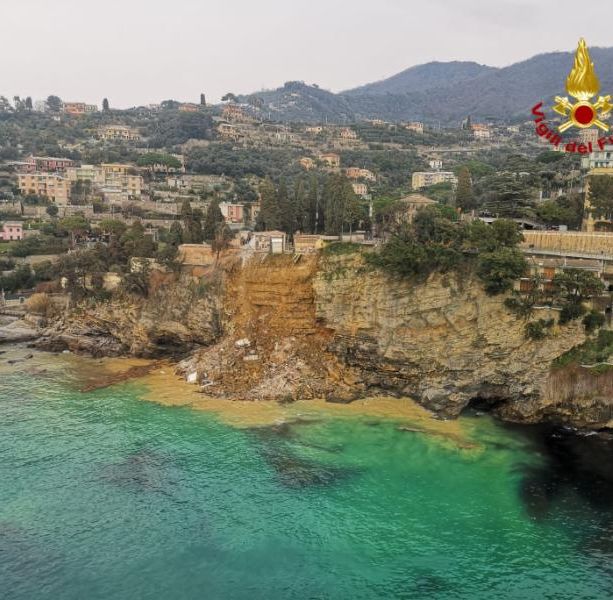 Camogli: Marina Militare e Vigili del fuoco hanno ripreso le operazioni di ricerca dei feretri