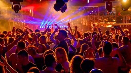 Prima bozza di ordinanza ministeriale: stop a qualsiasi attività in discoteca fino al 7 settembre prossimo