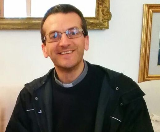 Don Giulio Mignani non arretra: “Là dove c’è un amore profondo, va benedetto”