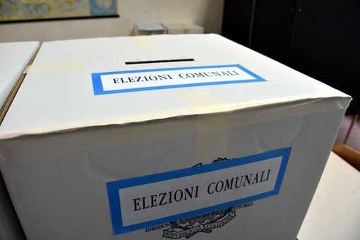 E' il giorno dell'election day, urne aperte dalle 7 alle 23, si vota per Comune, municipi e referendum