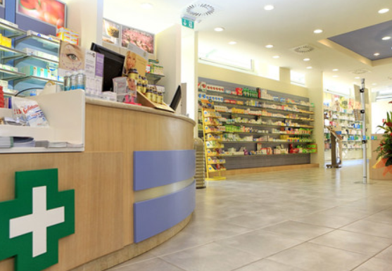 Punto vaccini anti-Covid, somministrazione in otto farmacie comunali del genovese