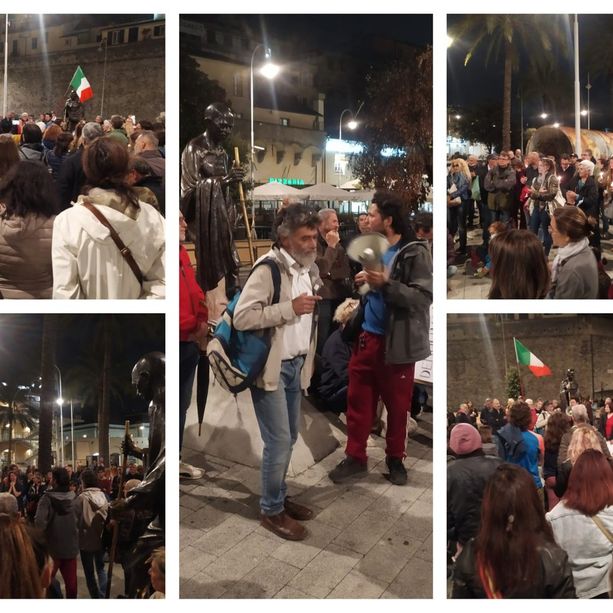 Genova, un centinaio al presidio dei no green pass al porto antico: &quot;Non fate toccare i bambini con quel veleno&quot; (FOTO e VIDEO)