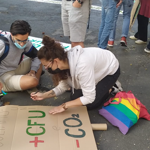 &quot;Cari mamme e papà, quest'anno non chiedo giochi, ma di fare qualcosa per il clima&quot;. La lettera di Natale di Fridays for Future Genova