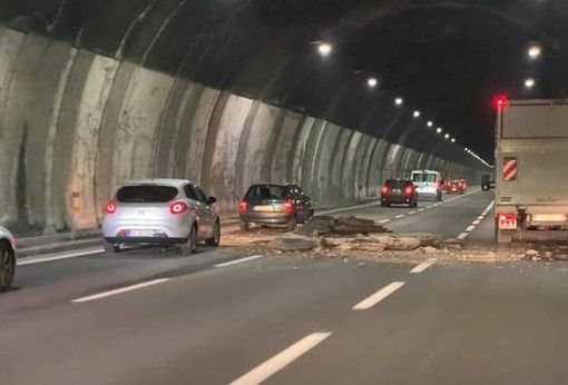 Autostrade, &quot;fino al 2020 il 75% dei tunnel era fuorilegge&quot;, il report del pool di esperti della procura
