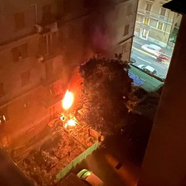 Foce: incendio al Tartan Pub di via Tomaso Invrea: locale distrutto dalle fiamme