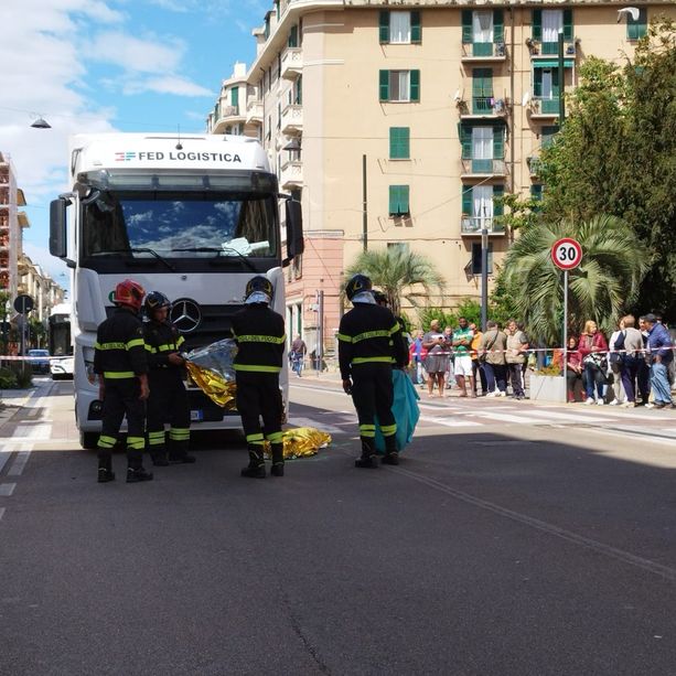 Via Cornigliano, il Comune: &quot;Crescono controlli e sanzioni&quot;, ma i tir continuano a passare