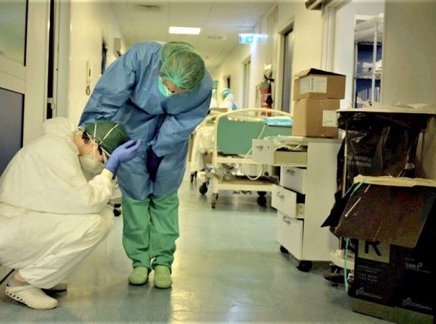 Fondo di solidarietà per gli infermieri: raccolti i primi 3 milioni per i professionisti colpiti dal covid-19
