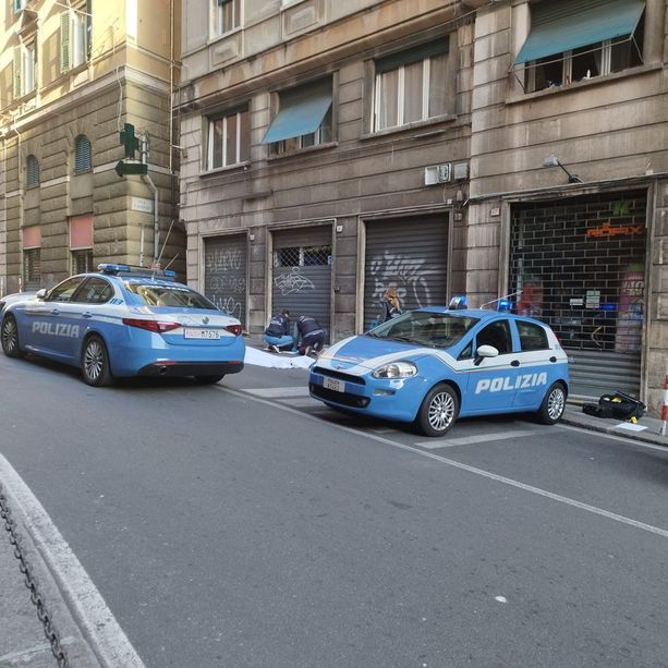 Centro Storico, spara e uccide un 25enne poi si barrica in chiesa (foto)