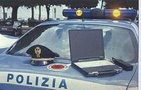 Litiga con la fidanzata e cade dalla finestra per scappare: denunciata per violenza
