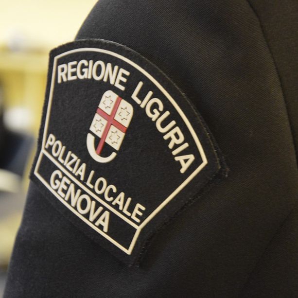 Agente spara 3 colpi in aria per fermare ladri di motorini, indaga la procura
