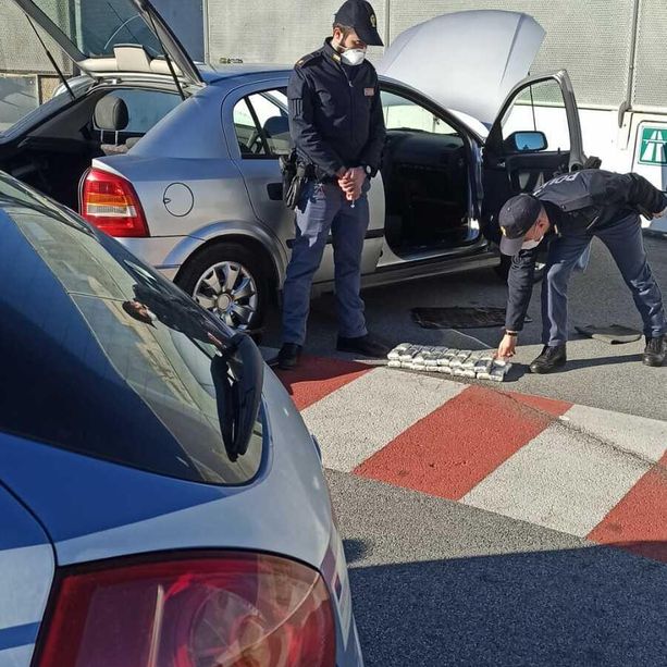 Traffico internazionale di droga: la Polizia di frontiera arresta un 65enne arrivato da Tangeri