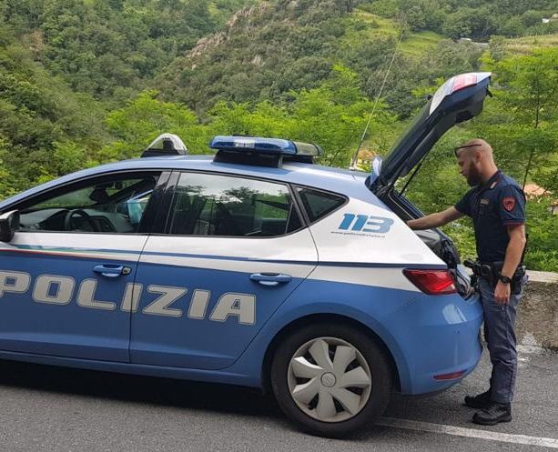 Spaccata al negozio Louis Vuitton: arrestato un 18enne dopo un lungo inseguimento
