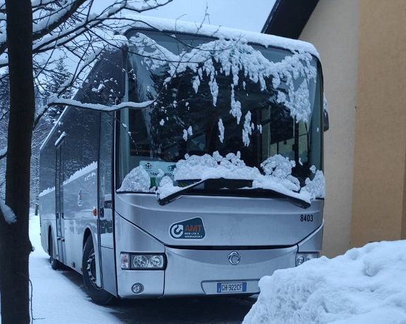 Ucraina, tensione alla partenza del pullman da Siret, Piciocchi: &quot;Non tutti sono riusciti a partire, organizzeremo un'altra spedizione&quot; (Video)