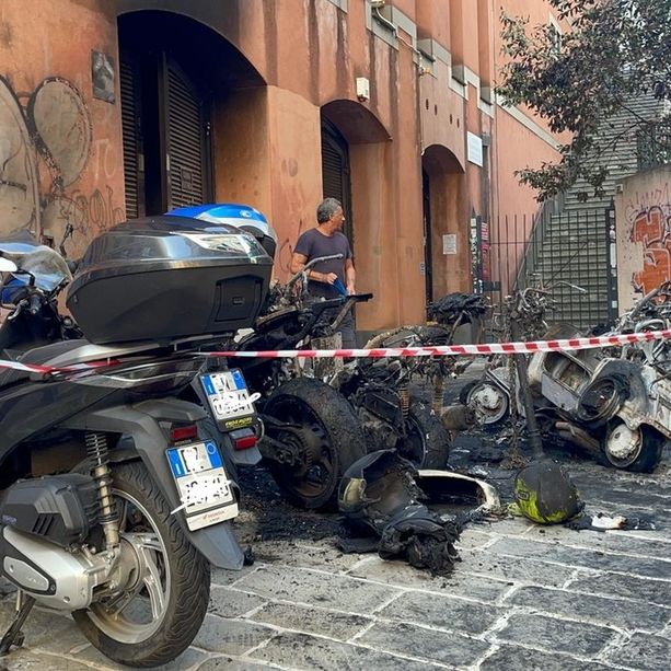 Rogo di scooter alla facoltà di Architettura, individuati i responsabili