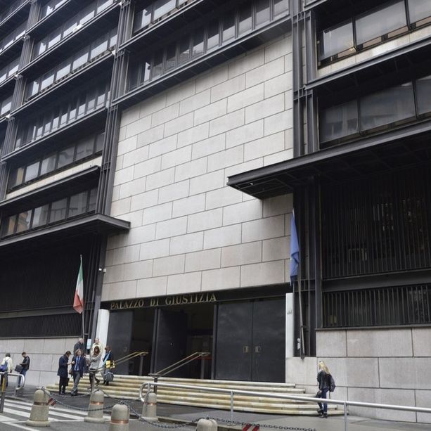 Uccisero il padre violento, un'assoluzione e una condanna in appello per i fratelli Scalamandrè