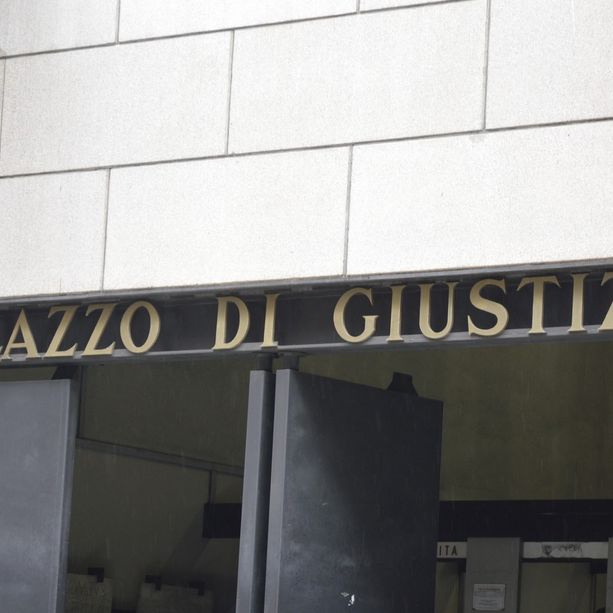 Accusato dalla figlia di abusi sessuali: finisce in carcere e dopo due anni l'archiviazione, il drammatico caso di un 36enne